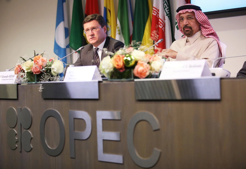 OPEC và các đối tác đã nhất trí tăng sản lượng dầu thô xuất khẩu. Ảnh: AFP.