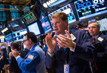 Phố Wall đi ngang trước dữ liệu lạm phát, cổ phiếu Intel bật tăng mạnh