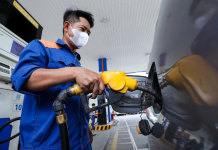 Giá xăng dầu 24/10: Trong nước giảm, thế giới tăng mạnh