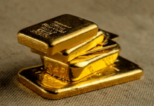 Giá vàng 22/10: Vàng thế giới lao dốc, trong nước tăng mạnh