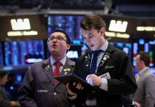 Chứng khoán Mỹ tăng: Fed cắt lãi suất và thỏa thuận Mỹ-Trung