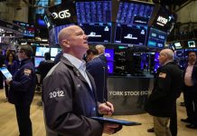 Hợp đồng tương lai Mỹ giảm giữa lo ngại thương mại