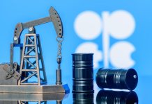 Giá dầu tăng mạnh khi OPEC+ tạm hoãn tăng sản lượng