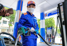 Giá xăng dầu 7/11: Trong nước biến động trái chiều