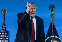 Trump cân nhắc miễn thuế để hạ thuế thực phẩm