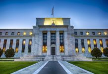 Thiếu dữ liệu việc làm, Fed cắt giảm lãi suất trong tháng 12