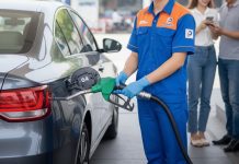 Giá xăng dầu 28/11: Trong nước giảm mạnh, thế giới nhích tăng