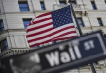 Hợp đồng tương lai chứng khoán Mỹ trầm lắng, công nghệ suy yếu