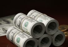 Tỷ giá USD 31/12 giảm, trung tâm và chợ đen đồng loạt hạ nhiệt