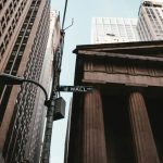 Phố Wall đi ngang, Dow Jones lập đỉnh nhờ cổ phiếu năng lượng