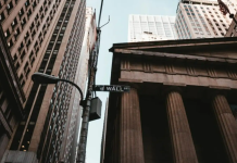 Chứng khoán Mỹ ổn định trở lại, cổ phiếu chip dẫn dắt phố Wall