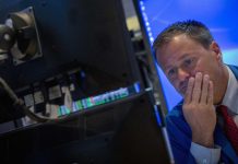 Cổ phiếu Mỹ giảm mạnh sau đe dọa áp thuế Greenland của Trump