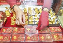 Giá vàng ngày 26/2: Vàng bật tăng ngày vía Thần Tài, vượt mốc 185 triệu