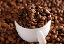 Giá cà phê 13/4 giảm mạnh: Robusta suy yếu, thị trường phân hóa