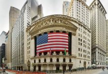 Phố Wall tăng, S&P 500 và Nasdaq lập đỉnh kỷ lục