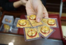 Giá vàng hôm nay 23/4 giảm dưới 170 triệu đồng/lượng