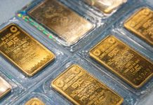 Giá vàng 8/5: Vàng thế giới giảm, trong nước vẫn neo vùng cao