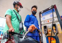 Giá xăng dầu hôm nay 6/7: Thế giới giảm, trong nước giữ nguyên