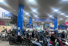 Giá xăng dầu hôm nay 10/7: Xăng dầu đồng loạt giảm